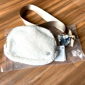 Lululemon Everywhere Fleece Belt Bag